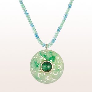 Necklace with emerald and aquamarine and green jade pendant with green tourmaline cabochon 6,00ct in non-plated 18kt white gold