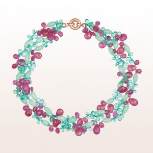 Collier mit Apatit, Jade, rosa Saphir, Rubin und einer 18kt Roségold Klappschließe