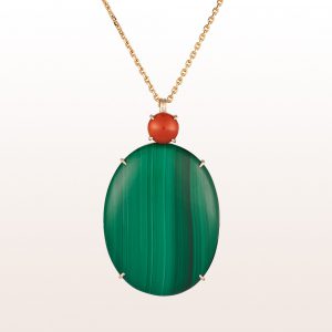 Pendant with malachite and coral on a necklace in 18kt yellow gold