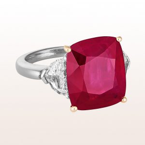 Ring with ruby 10,46ct and triangle diamonds 1,10ct in 18kt white gold