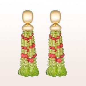 Earrings with peridot and coral in 18kt yellow gold