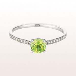 Ring with peridot 0,53ct and brilliant cut diamonds 0,12ct in 18kt white gold