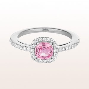 Ring with pink sapphire 0,86ct and brilliant cut diamonds 0,28ct in 18kt white gold