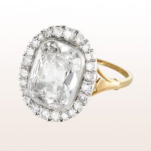 Ring with cushion-cut diamonds 4,01ct and brilliant cut diamonds 0,86ct in 18kt yellow gold and silver