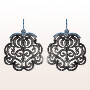 Earrings with black jade and sapphire 1,72ct in 18kt white gold
