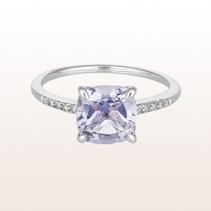 Ring with iolite 1,18ct and brilliants 0,05ct in 18kt white gold