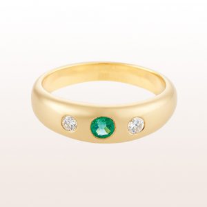Alliance ring with emerald 0,16 and brilliant cut diamonds 0,13ct in 18kt yellow gold
