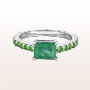 Ring with emerald-cut emerald 1,46ct and tsavorite 1,19ct in 18kt white gold
