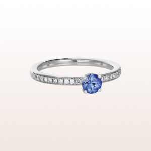 Ring with sapphire 0.46ct and diamonds 0.16ct in 18kt white gold.